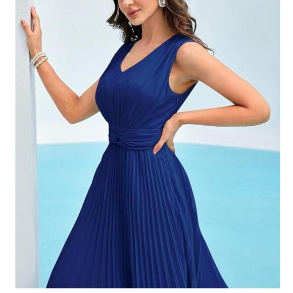 Suzi Chin Maggy Boutique Periwinkle Pleated Fit & Flare Cocktail Dress Size 4 - Picture 1 of 9